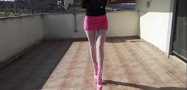  Laura on Heels amateur 2021. Walk outside in 8 inches heels